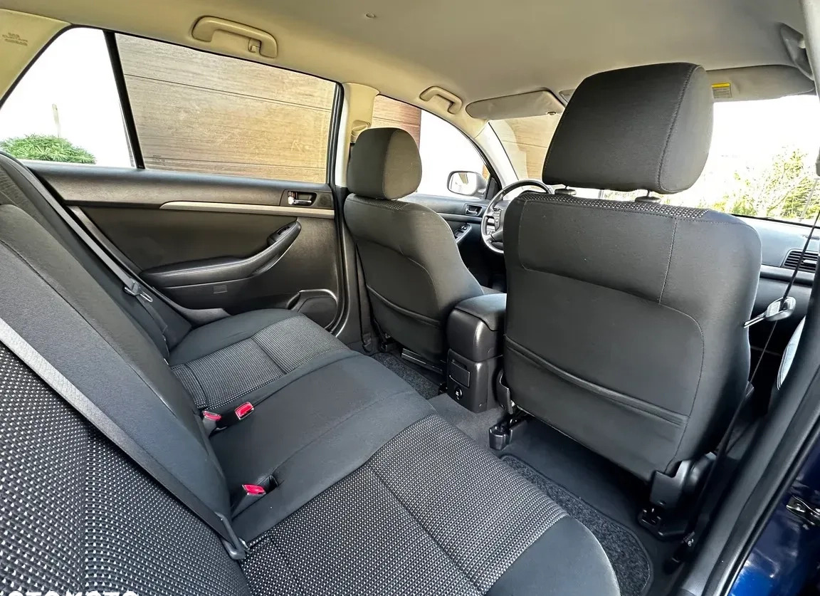 Toyota Avensis cena 18700 przebieg: 260000, rok produkcji 2006 z Radom małe 466